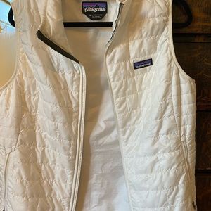 Patagonia white XL women’s Nano Puff vest